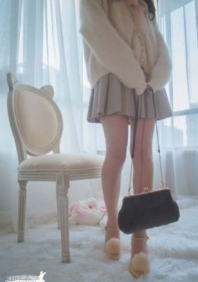 边吃奶边摸下面视频_1080P免费全集观看